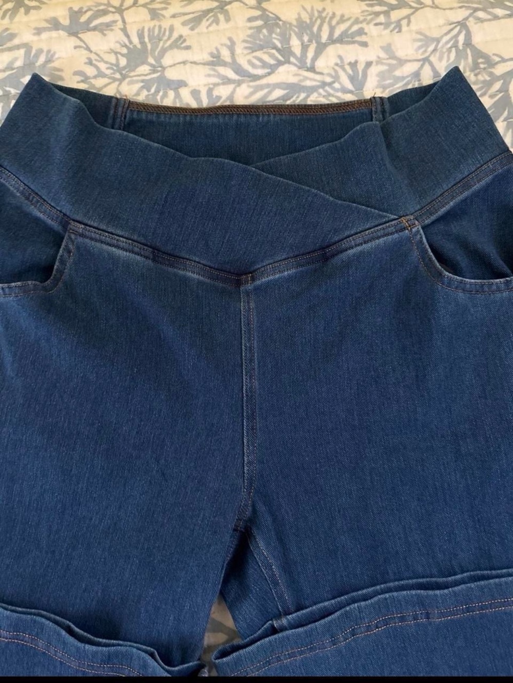 Halara Women's Dark Blue V-Waist Pull-On Jeans Size Large
